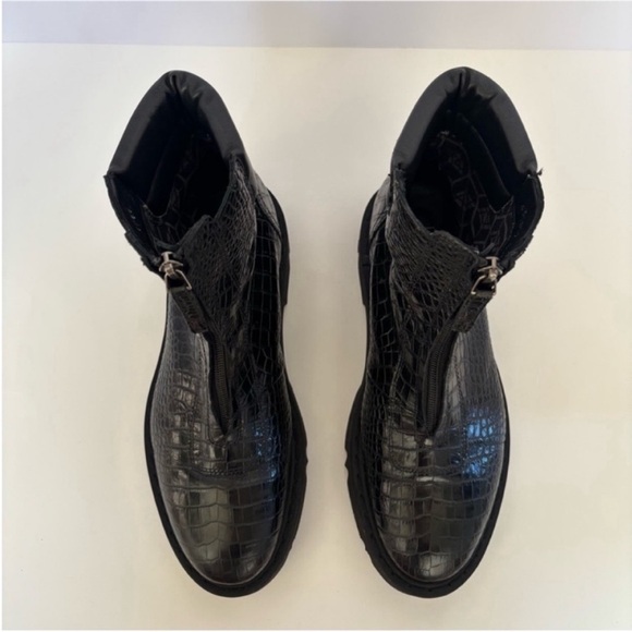 Aquatalia Harlo Combat Boots Croc Embossed Lug Sole Leather Black Size 10.5 - Picture 7 of 15